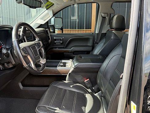 Used 2019 GMC Sierra 2500 Denali AWD/4WD image 7