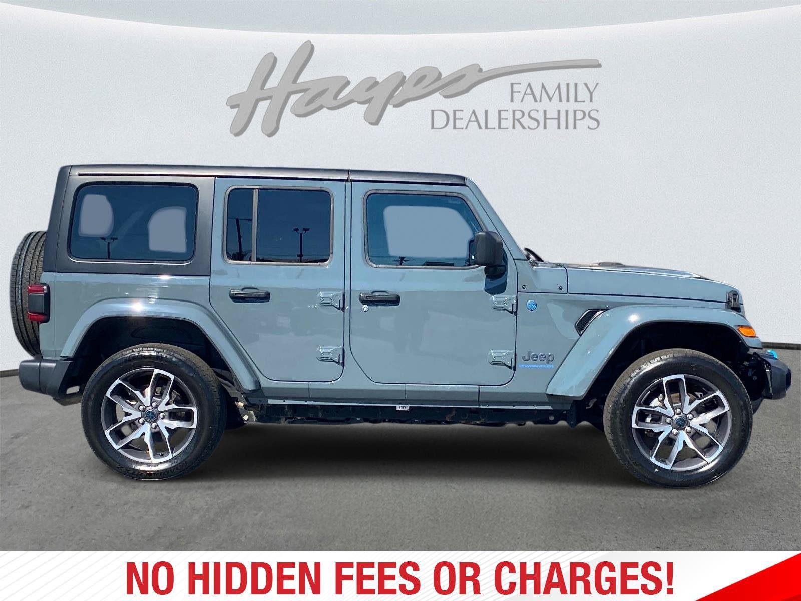 Used 2024 Jeep Wrangler Unlimited w/ Convenience Group AWD/4WD image 2