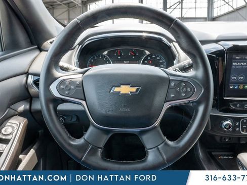 Used 2023 Chevrolet Traverse LT FWD image 7