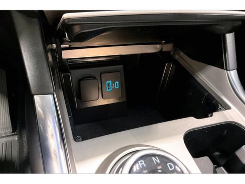 Used 2024 Ford Explorer XLT w/ Equipment Group 202A AWD/4WD image 24
