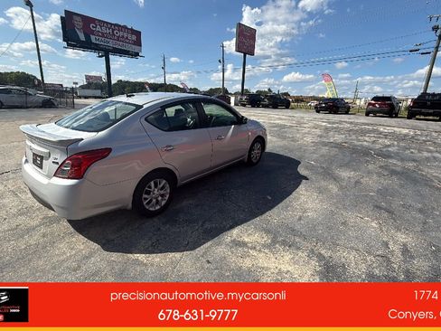 Used 2018 Nissan Versa SV w/ SV Special Edition Package FWD image 5