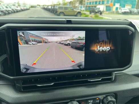 New 2025 Jeep Gladiator Sport image 17