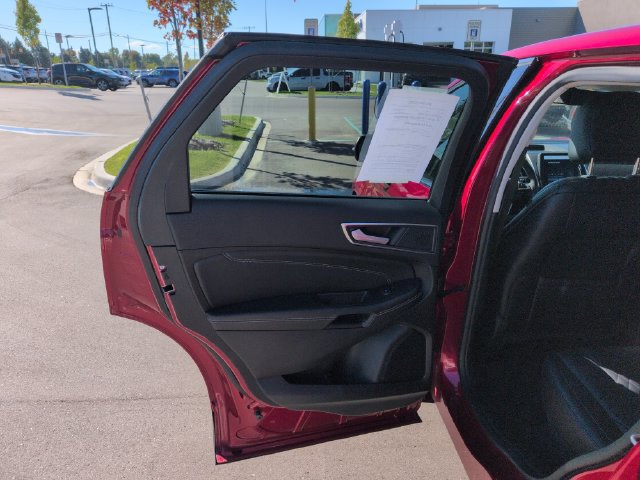 Certified 2024 Ford Edge Titanium AWD/4WD image 23