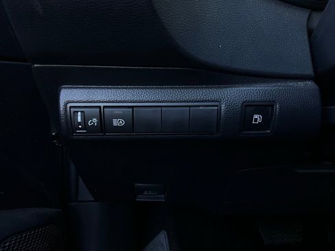 Used 2025 Toyota Corolla LE image 20