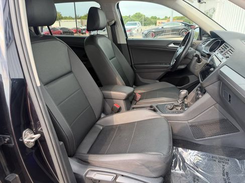 Used 2019 Volkswagen Tiguan SE w/ Panoramic Sunroof Package FWD image 27