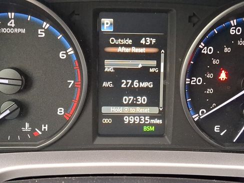 Used 2018 Toyota RAV4 XLE w/ Plus Extra Value Package image 20