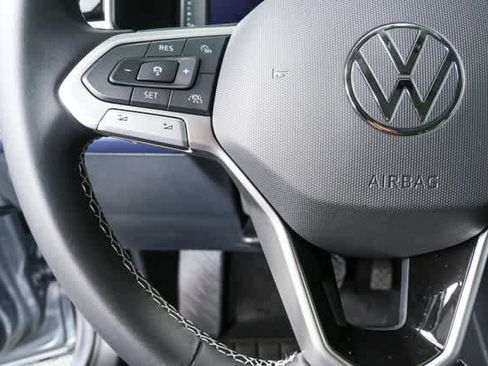 New 2026 Volkswagen Taos SEL image 9