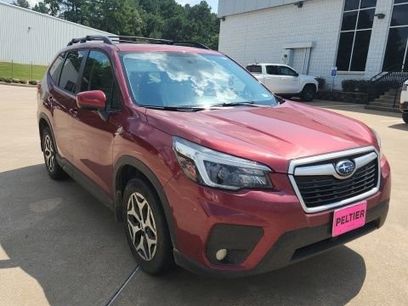 Used 2021 Subaru Forester Premium w/ Popular Package #1