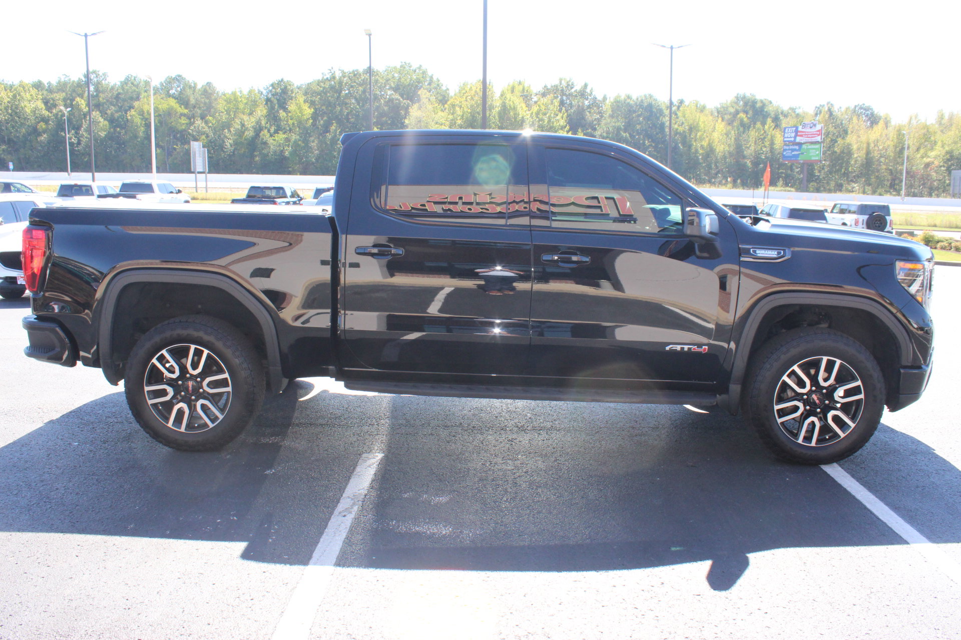 Used 2023 GMC Sierra 1500 AT4 AWD/4WD image 5