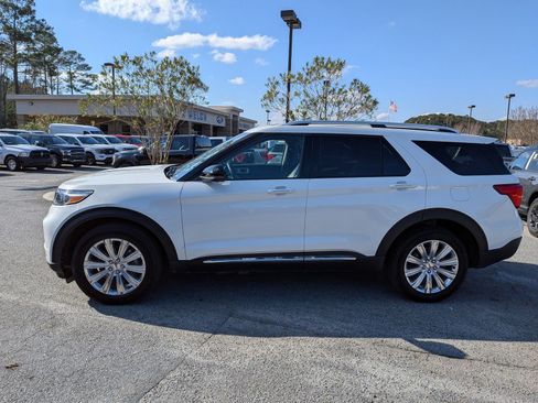 Certified 2023 Ford Explorer Limited w/ Equipment Group 301A image 8