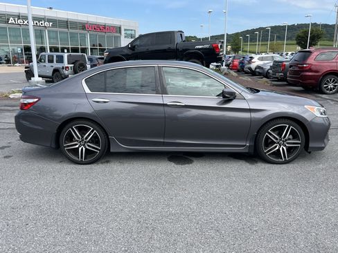 Used 2017 Honda Accord Sport Special Edition image 2