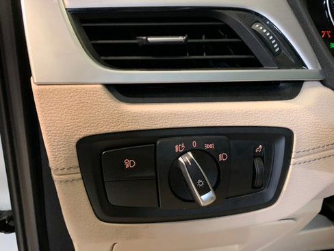 Used 2023 BMW X2 xDrive28i w/ M Sport Package AWD/4WD image 19