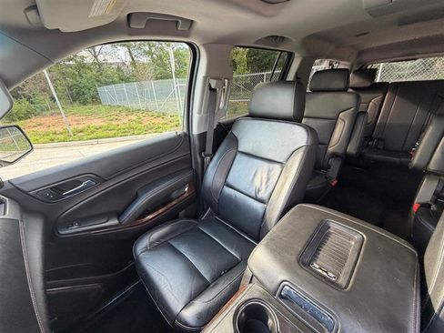 Used 2017 Chevrolet Suburban LT w/ LT Signature Package AWD/4WD image 14