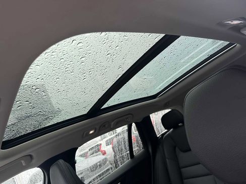 Certified 2025 Volvo V60 B5 Cross Country Plus image 23