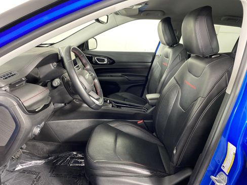 Used 2022 Jeep Compass Trailhawk w/ Trailhawk Elite Group AWD/4WD image 17