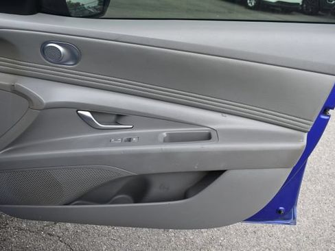 Used 2023 Hyundai Elantra SEL w/ Convenience Package FWD image 39