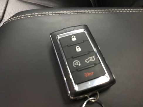 Used 2023 Jeep Grand Cherokee L Overland AWD/4WD image 11