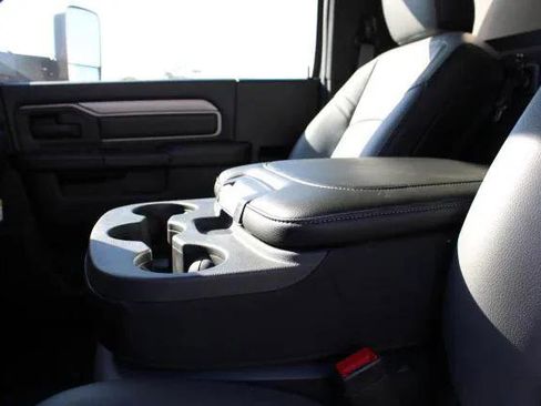 New 2022 RAM 5500 Tradesman image 37