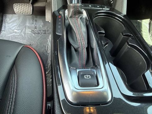 Used 2024 Chevrolet TrailBlazer RS FWD image 32