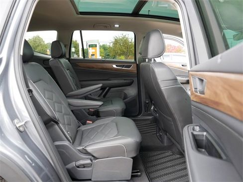 Certified 2025 Volkswagen Atlas SE image 21