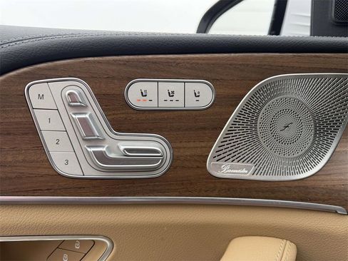 Used 2026 Mercedes-Benz GLS 580 4MATIC image 13