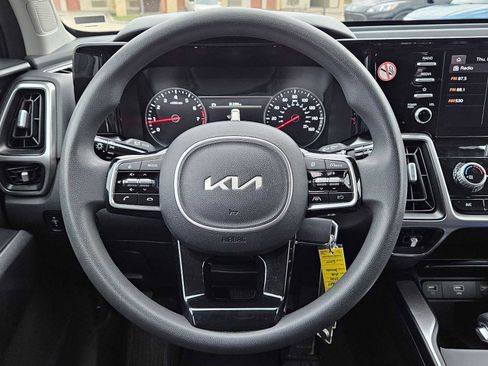 Used 2023 Kia Sorento LX image 23