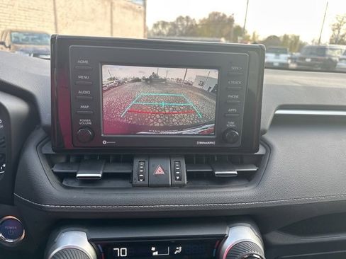 Used 2022 Toyota RAV4 XLE Premium image 31