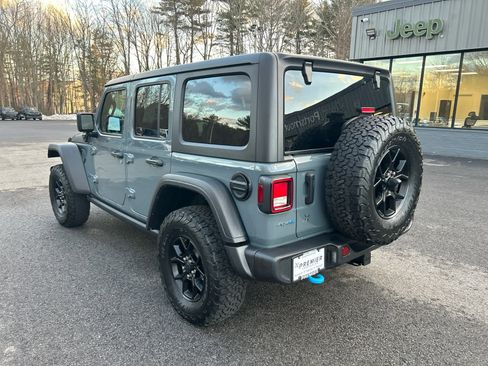 Used 2024 Jeep Wrangler Willys image 19