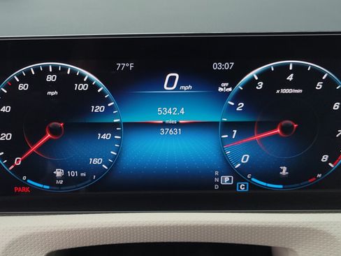 Used 2023 Mercedes-Benz CLA 250 image 30
