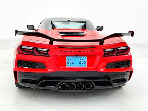 Used 2024 Chevrolet Corvette Z06 image 3