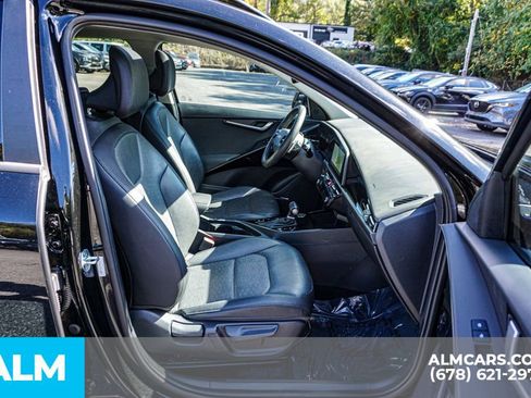 Used 2023 Kia Niro SX image 24