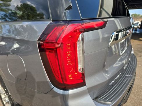 Used 2022 GMC Yukon XL SLE w/ Gmc Pro Safety Plus Package image 35