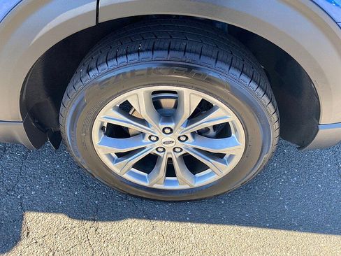 Certified 2021 Ford Explorer Limited w/ Equipment Group 301A image 17