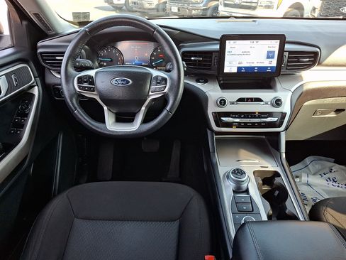 Certified 2023 Ford Explorer XLT AWD/4WD image 12
