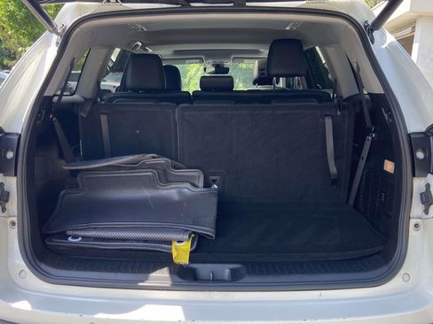 Used 2018 Toyota Highlander Limited FWD image 9
