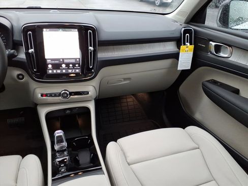 New 2026 Volvo XC40 B5 Ultra w/ Protection Package Premier image 14