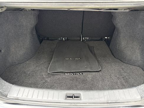 Used 2019 Nissan Sentra SR FWD image 45