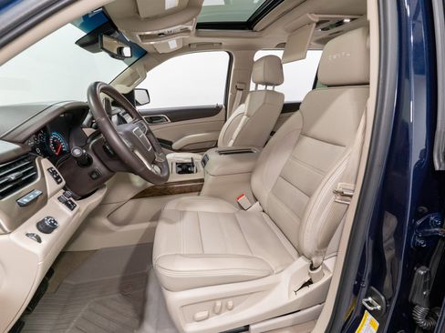 Used 2019 GMC Yukon XL Denali w/ Denali Ultimate Package RWD image 17