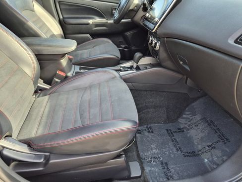Used 2025 Mitsubishi Outlander Sport SE AWD/4WD image 26