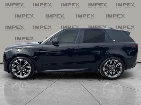 Used 2024 Land Rover Range Rover Sport Dynamic SE AWD/4WD image 2