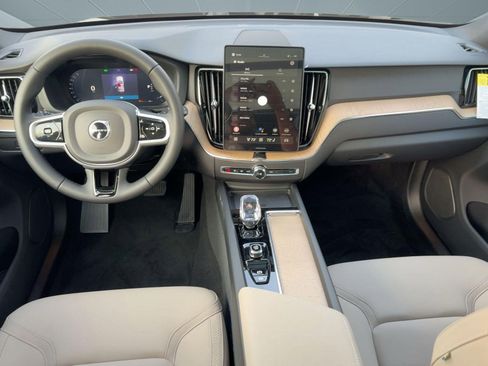 Certified 2026 Volvo XC60 B5 Core w/ Climate Package AWD/4WD image 17
