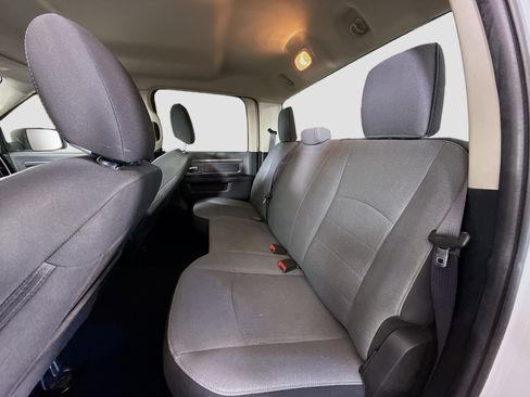 Used 2021 RAM 1500 Classic SLT image 24