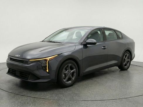 Used 2025 Kia K4 FWD image 3