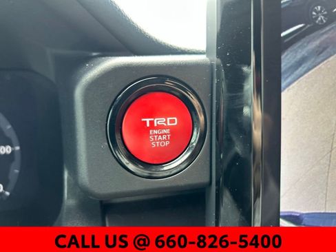 Certified 2025 Toyota Tacoma TRD Off-Road AWD/4WD image 17
