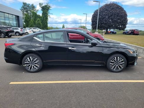 New 2026 Nissan Altima 2.5 SV FWD image 2