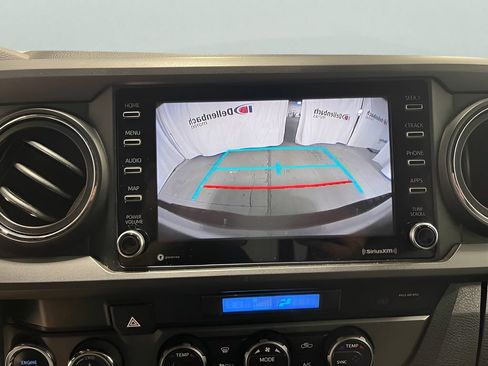 Used 2021 Toyota Tacoma TRD Off-Road w/ Technology Package AWD/4WD image 17