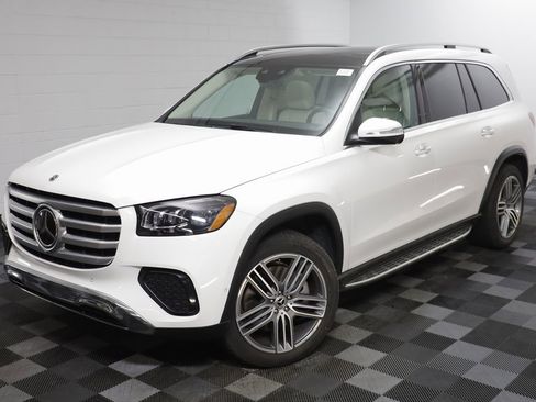 Used 2025 Mercedes-Benz GLS 450 GLS 450 image 2