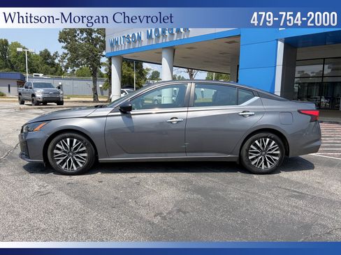 Used 2025 Nissan Altima 2.5 SV FWD image 8