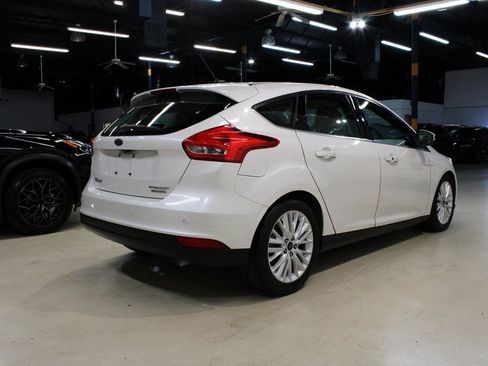 Used 2016 Ford Focus Titanium image 2