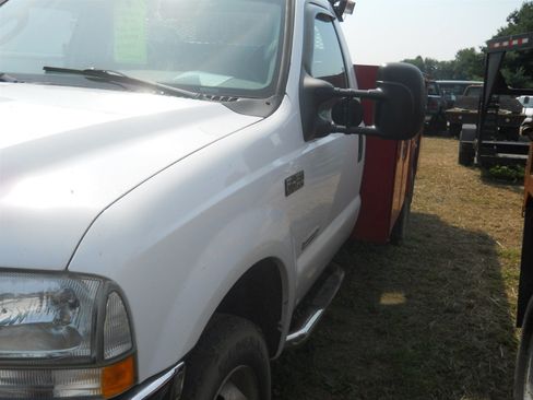 Used 2004 Ford F450 XL AWD/4WD image 2